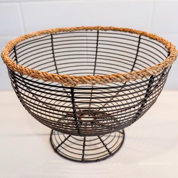 Vintage Footed Round Wire Basket w/ Jute Cord Trim, Country/Farmhouse/Cottage - Picture 3 of 7
